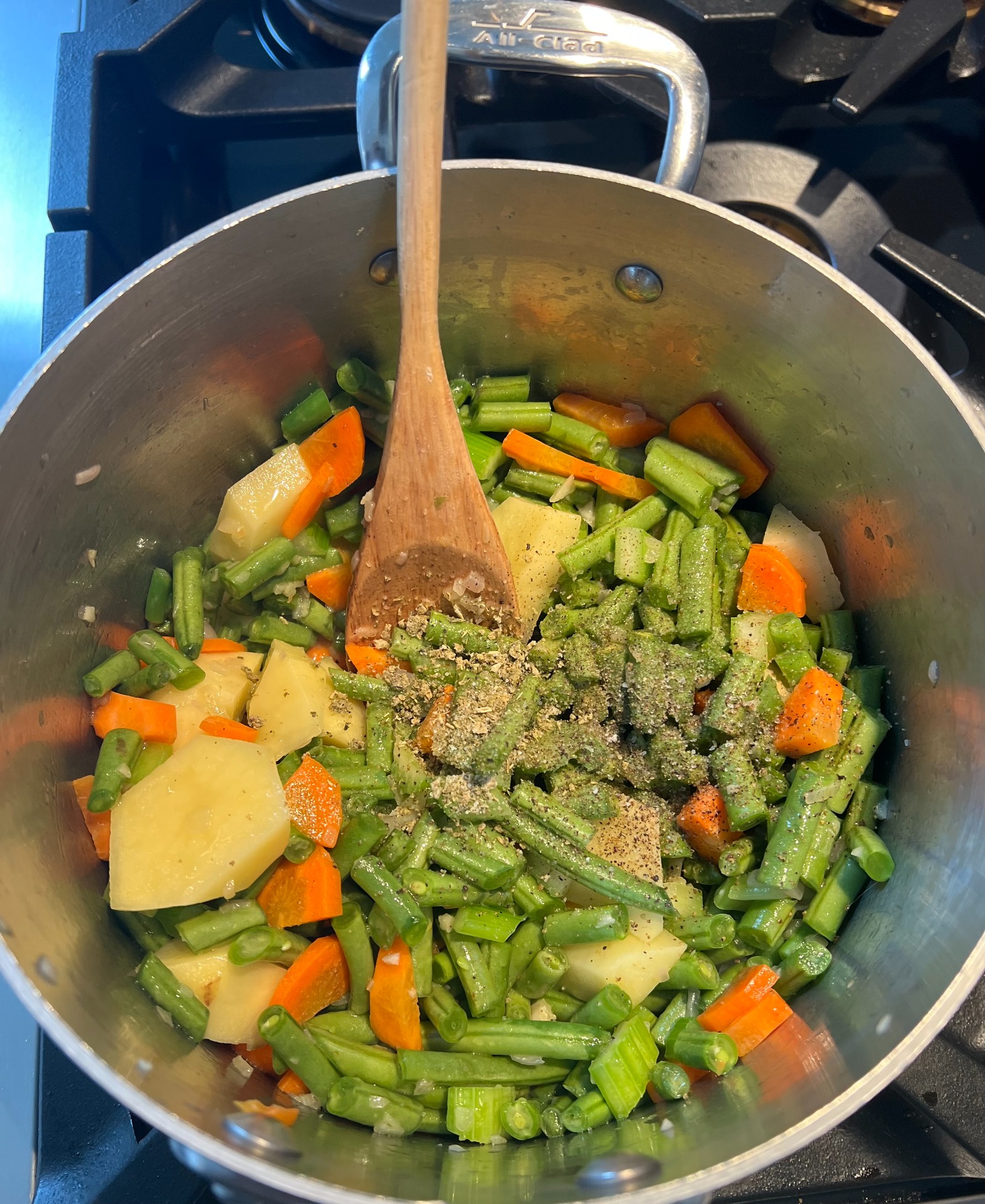 Faire suer les légumes pour sortir les saveurs