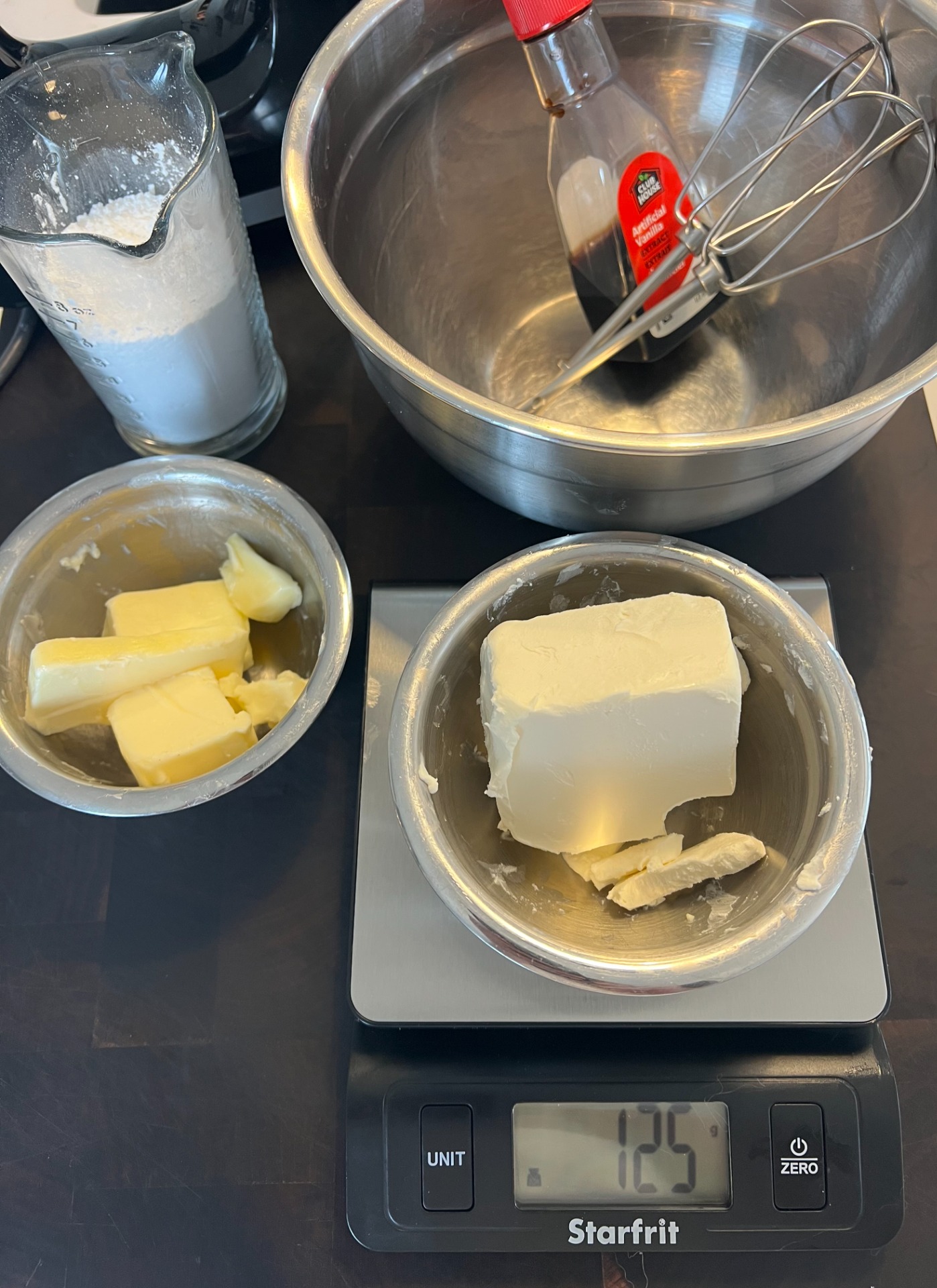 Ingrédients pour le glaçage au fromage à la crème